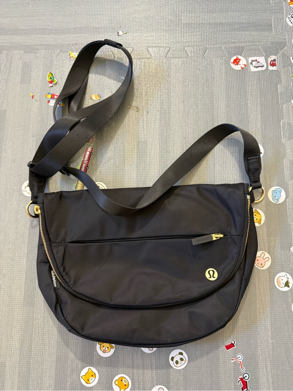 Lululemon All Night Festival Bag